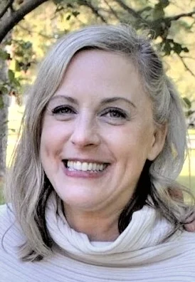 Danelle Bergeron – Headshot